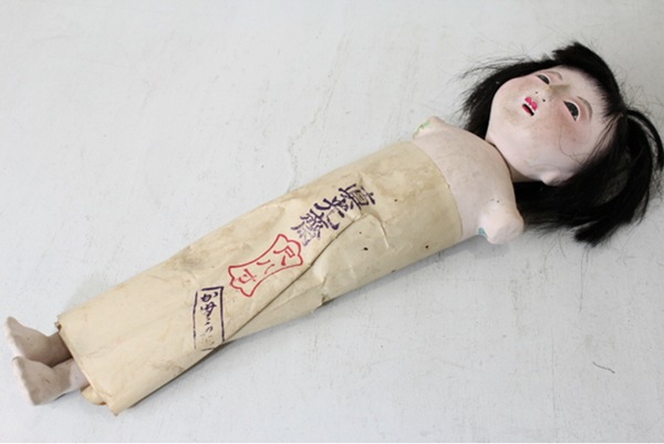 TB526アンティーク 歯付き 真光斎銘 古い市松人形 尺八寸(市松人形