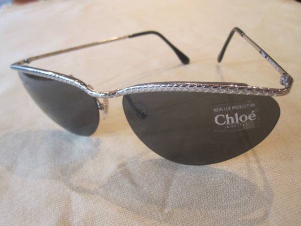  Chloe` クロエ デザイン サングラス 黒/シルバー イタリア製(クロエ)｜売買されたオークション情報、yahooの商品情報をアーカイブ公開 - オークファン その他