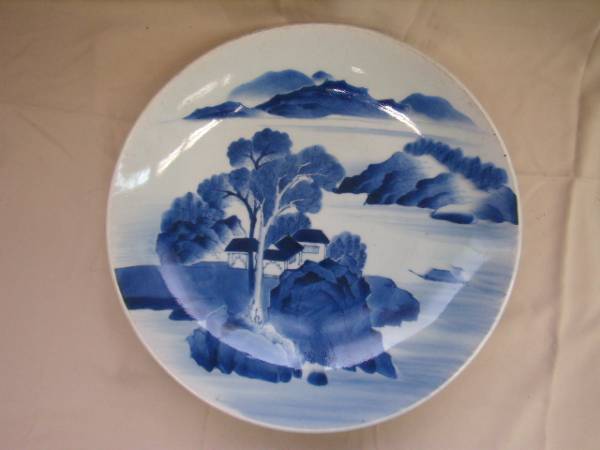 2409　伊万里　染付人物山水図　お皿　箱無し