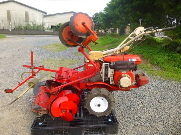 シバウラ 畝立て管理機 KM700 甘藷 里芋 園芸 マルチ管理機(車体