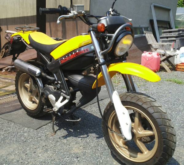 スズキストリートマジック50cc人気のイエローカラー_1