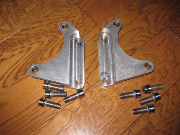 キャリパーサポート TZ250 TZR250 XJR400等？ ブレンボ MOS 83mm