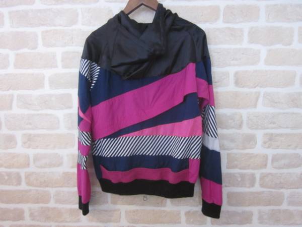 【超希少】VINTI ANDREWS NIKE リメイクナイロンパーカー M ヴィンティVINTI ANDREWS×NIKEリメイクナイロンパーカーstof(男性用