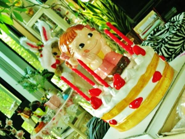 ☆不二家 お誕生日ケーキペコちゃん オルゴール陶器製 箱付き(ペコ