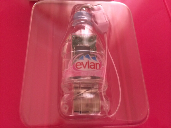 エビアン☆非売品USBメモリー