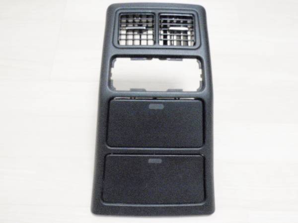 Mベンツ　W163　ML350　リア灰皿・ドリンクホルダー・吹き出し口