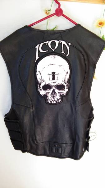 Ｉｃｏｎ☆レザーベスト☆L-XL☆スカル