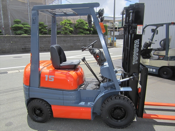 売り切り トヨタフォークリフト 1.5t ディーゼル車6FD15(建設機械
