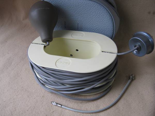 【カメラ】ドイツ 数十メートルのエアーレリーズ