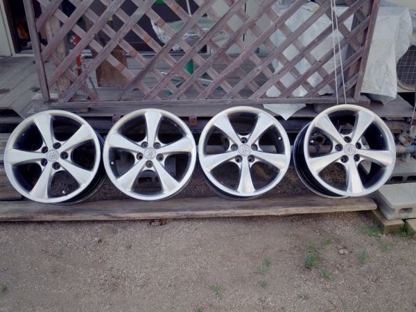 トヨタ純正アルミ　１８×８Ｊ　ｏｆｆ５０ ＰＣＤ１１４．３