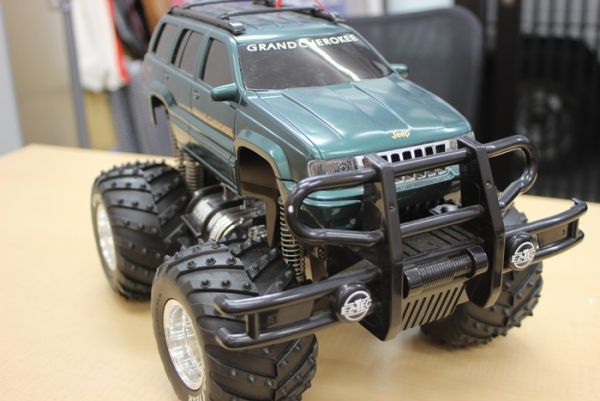 ラジコン グランドチェロキー JEEP 9.6Vバッテリー 1999年(乗用車  