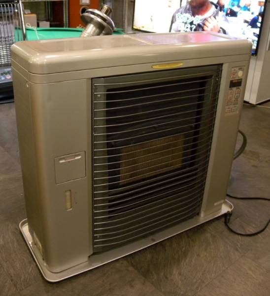 サンデン FF式灯油ストーブ 床暖機能付き UF-70SX 05年製 中古品(石油 