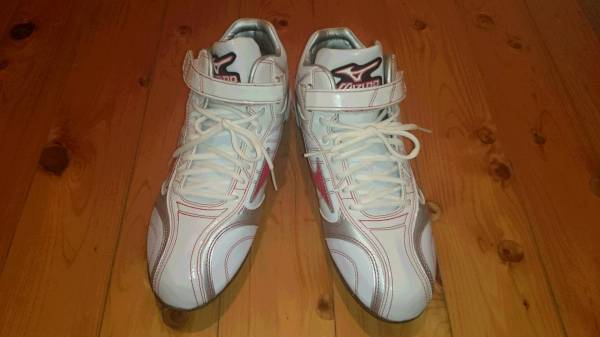 ミズノ 白赤スパイク 28.0センチ