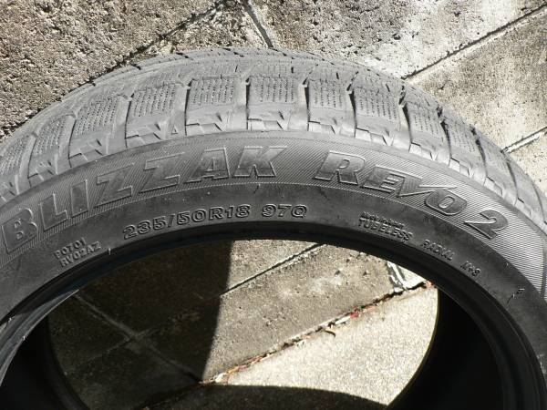 BLIZZAK REVO２ ２３５/50R18 97Q 中古スタッドレス4本_2