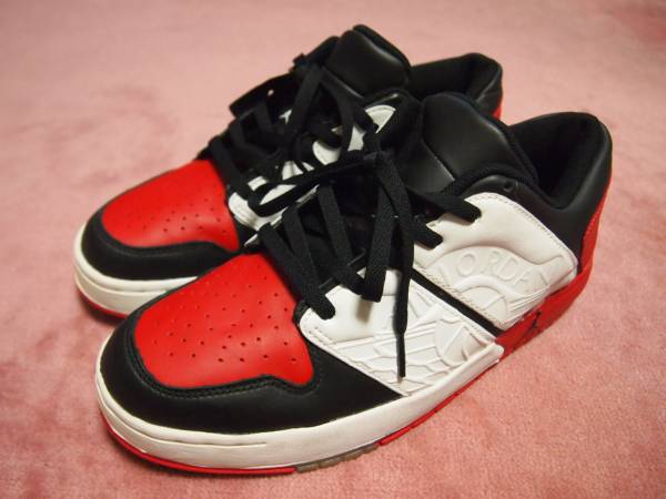 Nike Air Max シューズ ブラック/レッド 27.0cm 大得価，お得】 美品 Nike Nu' Retro Air Jordan 1 Retro Low 27