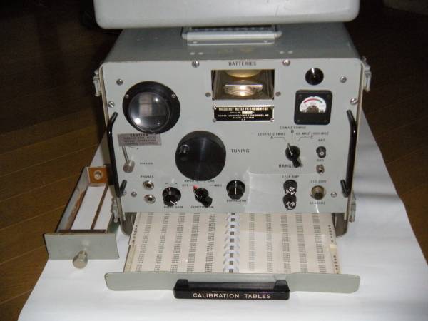  軍用 ヘテロダイン周波数計 米海軍 FREQUENCY METER AN/USM-159(受信機)｜売買されたオークション情報、yahooの商品情報をアーカイブ公開 - オークファン 受信機