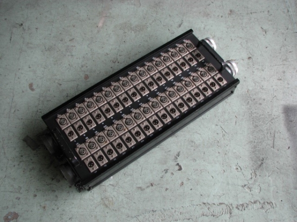 CANARE/アナログマルチボックス/32ch/32B12MWF11/パラパラパラ/1  