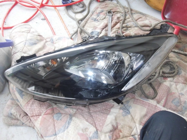 DE (デミオ) 左 ヘッドライト (DE3FS)