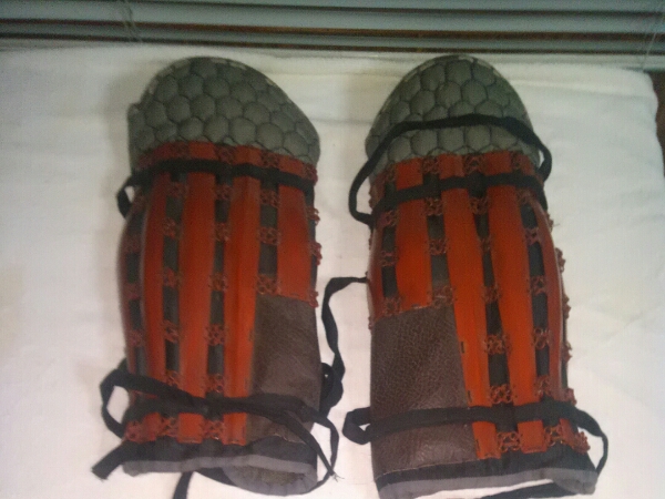 現代作 昭和期高級朱塗り膝当て