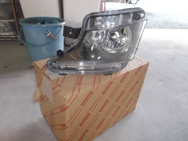 ＬＳ フォグランプ左中古