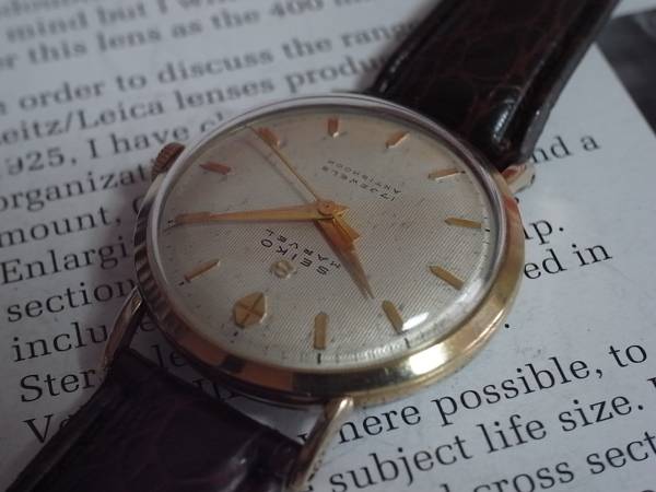 古い精工舎の手巻式腕時計 セイコー マーベル １７石 変り文字盤