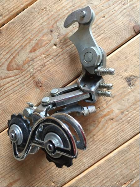 古い自転車パーツ サンツアー SKITTER マエダ工業 ディレイラー
