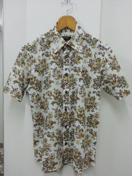 バーバリーブラックレーベル花柄シャツ　SIZE　２