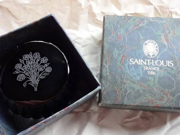 ◇未使用◇SAINT LOUIS サンルイ◇クリスタルペーパーウェイト