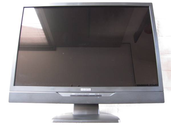 美品　I-O DATA 22型ワイド液晶ディスプレイ　LCD-AD222XB