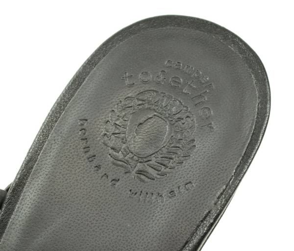 新品3.2万 ベルンハルトウィルヘルム x CAMPER サンダル 36 HI