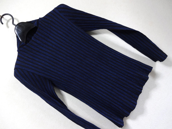 イッセイミヤケFETE☆プリーツストライプ長袖トップス ISSEY MIYAKE
