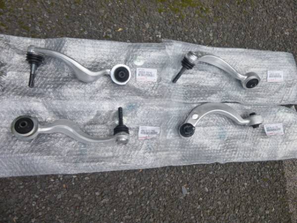 レクサスＬＳ600h　フロントアッパアーム左右新品4本セット