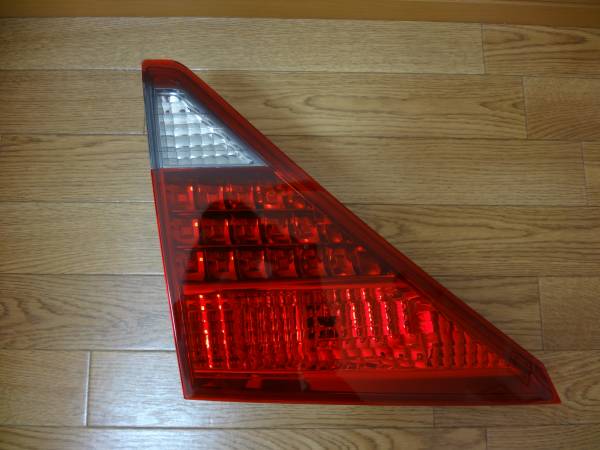 20後期アルファード純正左側テールライト　バックドア側　美品