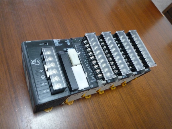 ☆omron オムロン PLC シーケンサCPUユニット CJ1M CPU11☆