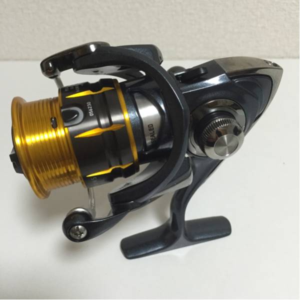 28.展示品未使用 ダイワ FREAMS 2004