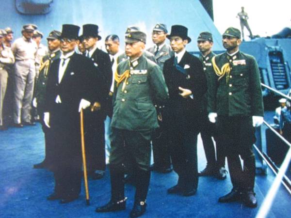 大日本帝国 戦艦ミーズリー号 重光 葵 降伏 マッカッサー ミリタリー 売買されたオークション情報 Yahooの商品情報をアーカイブ公開 オークファン Aucfan Com