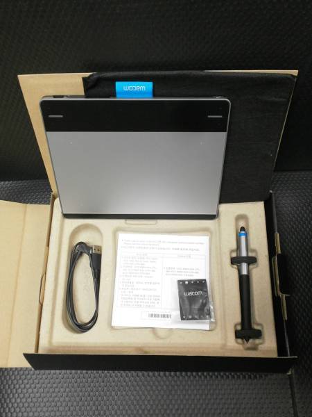 ワコムWacom Intuos Comic Sサイズ CTH-480/S1 ペンタブ 欠品有