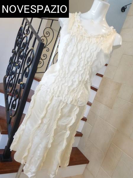 ★美品NOVESPAZIOノーベスパジオ3836白シルク上下セットアップ