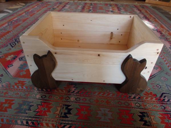 ■■　猫好きさんの猫ベッド　■■　白木　×　黒猫