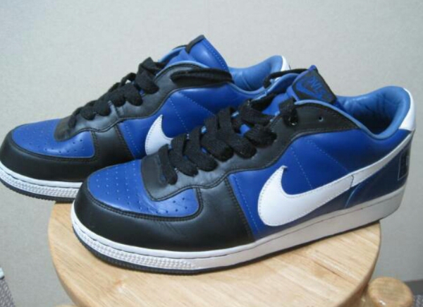 売切り　超美品　ナイキ　人気色