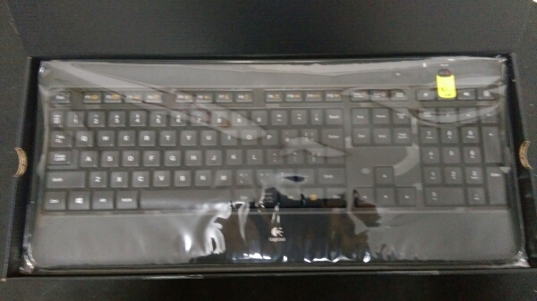 Logicool K800t イルミネートキーボード ロジクール