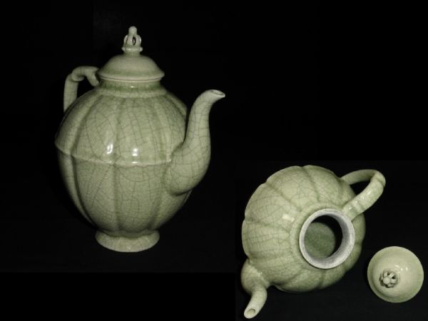 ◆絵夢◆水注 洗瓶『青磁釉貫入文 花形瓶 宝珠蓋摘』