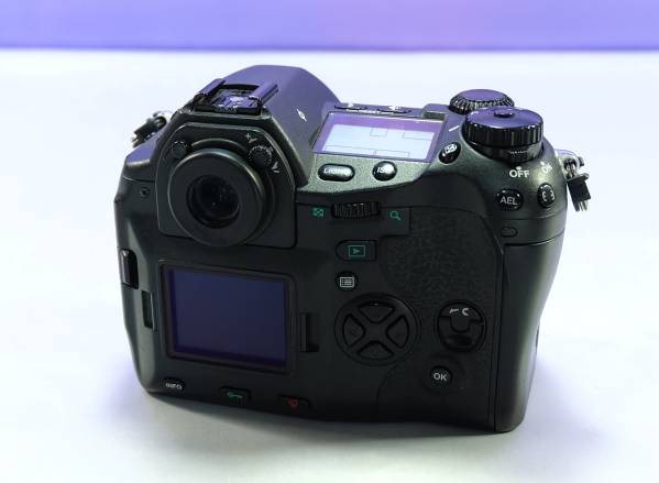 OLYMPUS 【 E-1 】 ボディ ★700回未満 !!