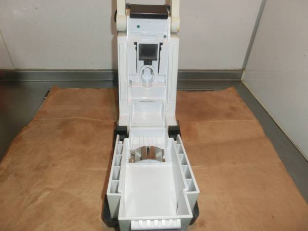 マキタ 充電式ラジオ MR100 Yahoo!オークション makita 現場ラジオ