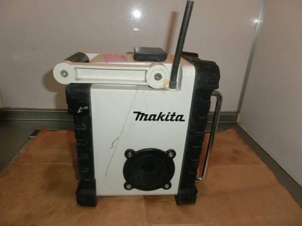 マキタ 充電式ラジオ MR100 Yahoo!オークション makita 現場ラジオ