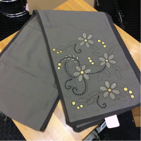 ヒロコビス カーキ×刺繍 ストール 新品 ☆W26×H179