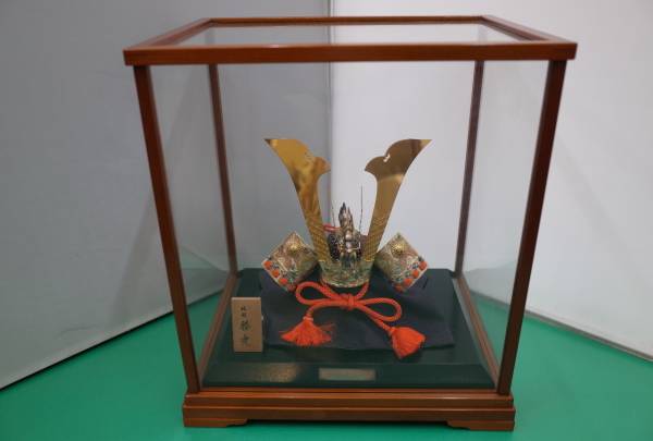 【純銀製】 武比古作 勝兜 ガラスケース入り