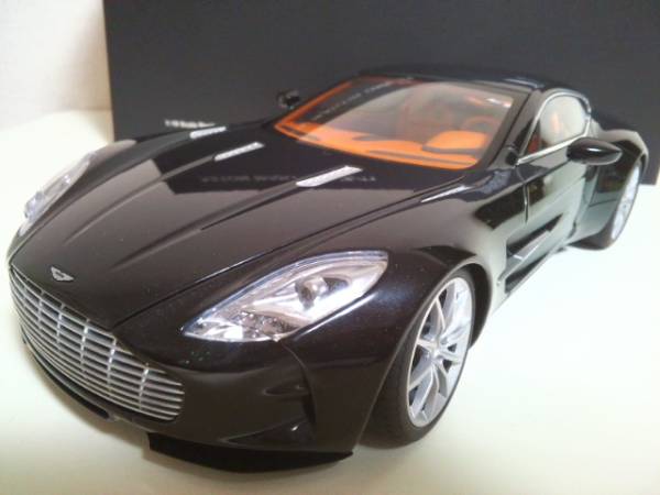 ☆オートアート 1/18 アストン マーチン ONE-77 (BLACK PEARL) 乗用車