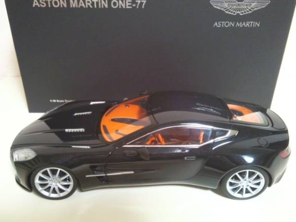 ☆オートアート 1/18 アストン マーチン ONE-77 (BLACK PEARL) 乗用車