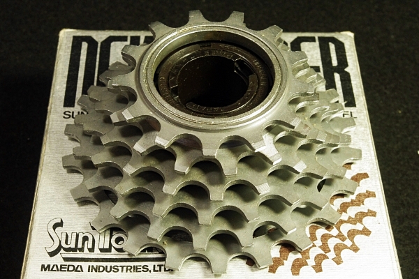 【新品】 サンツアー/SunTour ニューウィナー フリー 6速13-22T